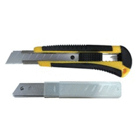 Нож технический усиленный 18 мм, 3 запасных лезвия, 50113